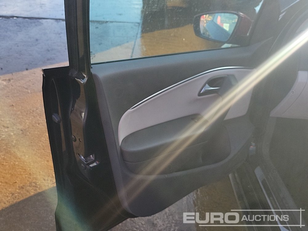 Car 2017 Volkswagen Polo: picture 25 Car 2017 Volkswagen Polo: picture 25