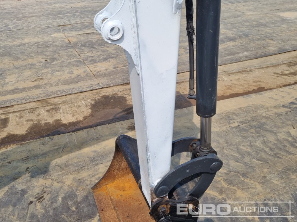 Mini excavator 2019 Bobcat E19: picture 21