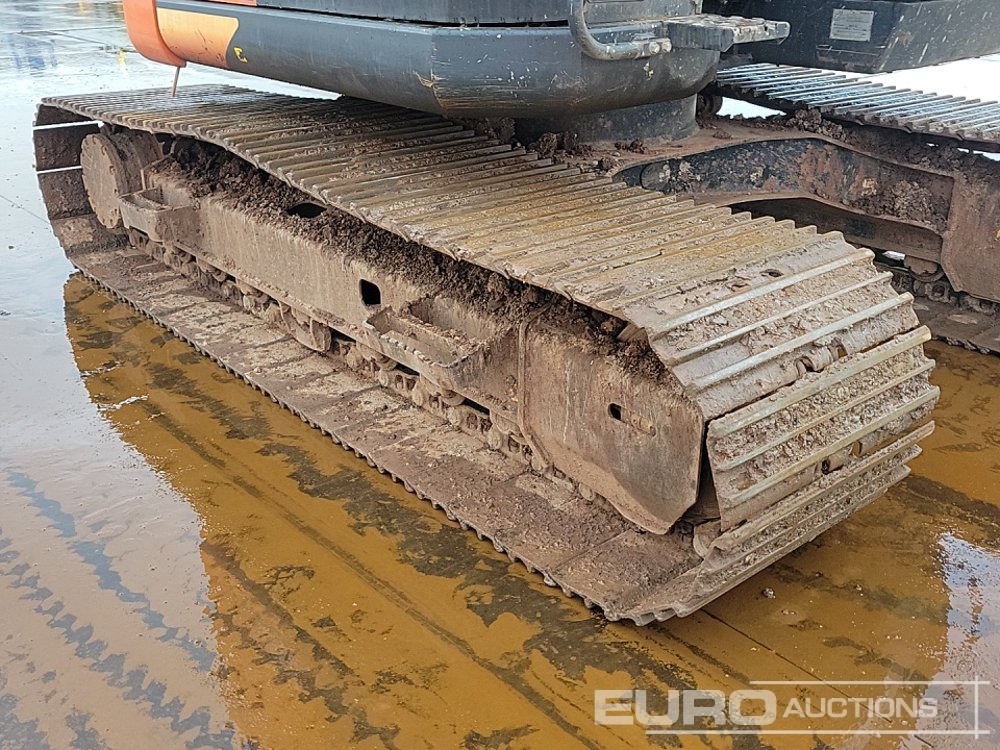 Crawler excavator 2019 Hitachi ZX135US-6: picture 16