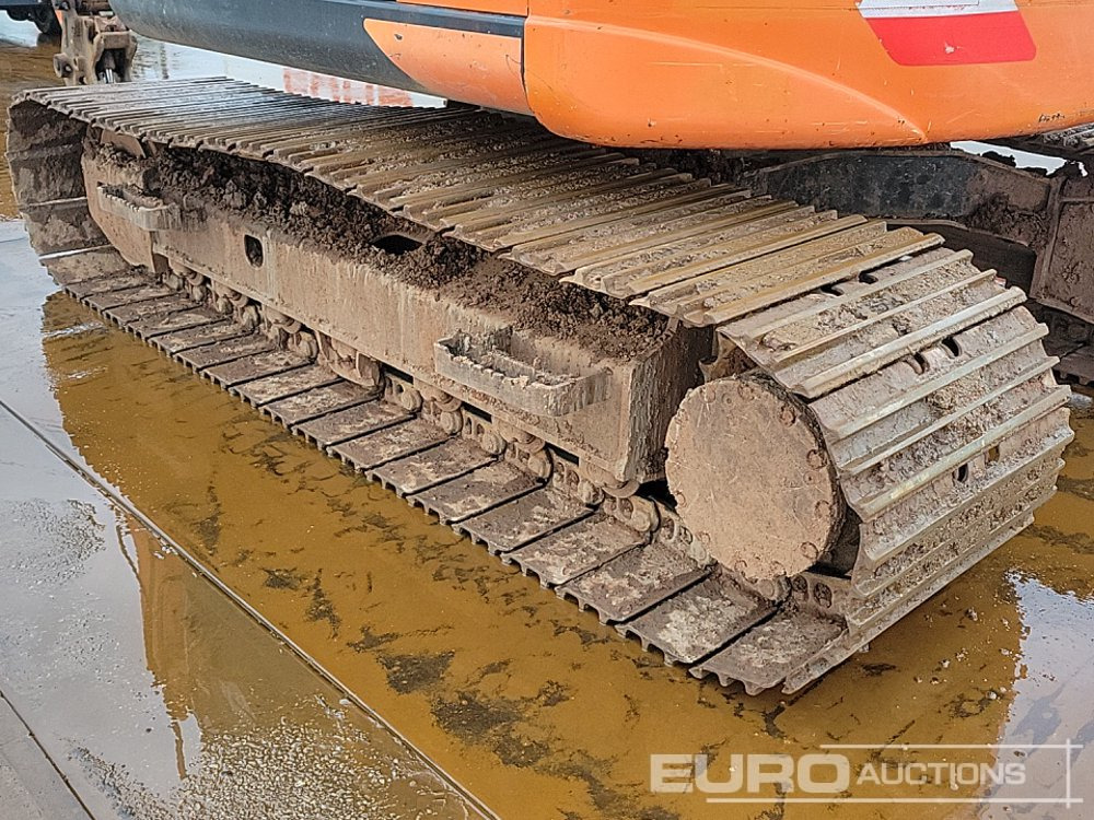 Crawler excavator 2019 Hitachi ZX135US-6: picture 12