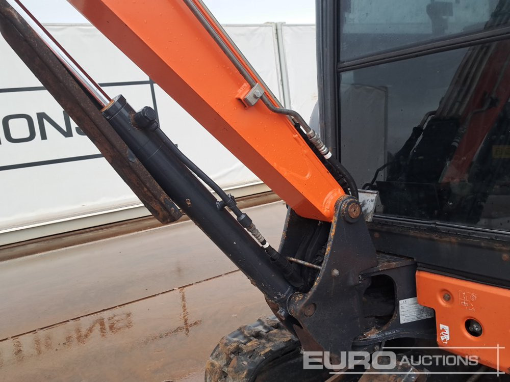 Mini excavator 2019 Hitachi ZX26U-5A CR: picture 17
