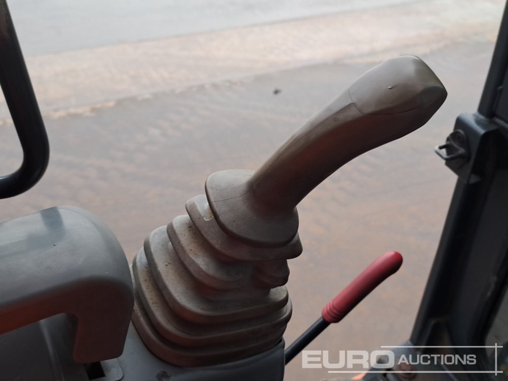 Mini excavator 2019 Hitachi ZX26U-5A CR: picture 32