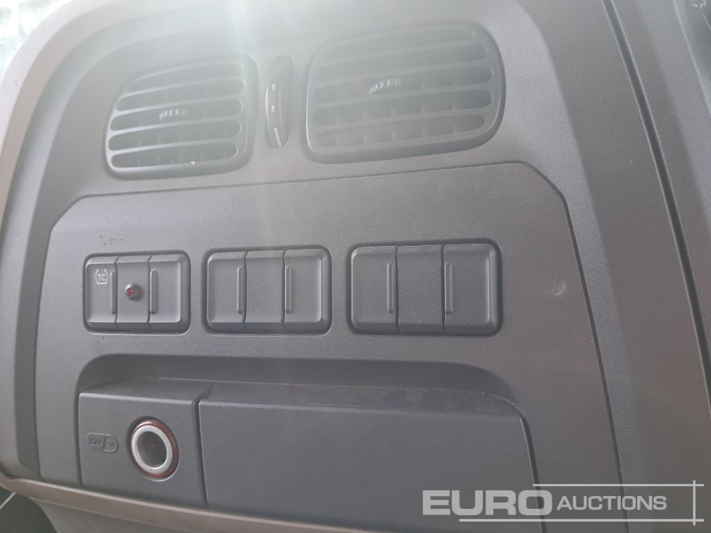 Box truck 2020 DAF LF180: picture 36