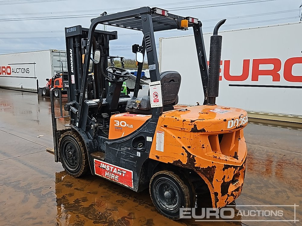 2020 Doosan D30GP - Forklift: picture 3 2020 Doosan D30GP - Forklift: picture 3