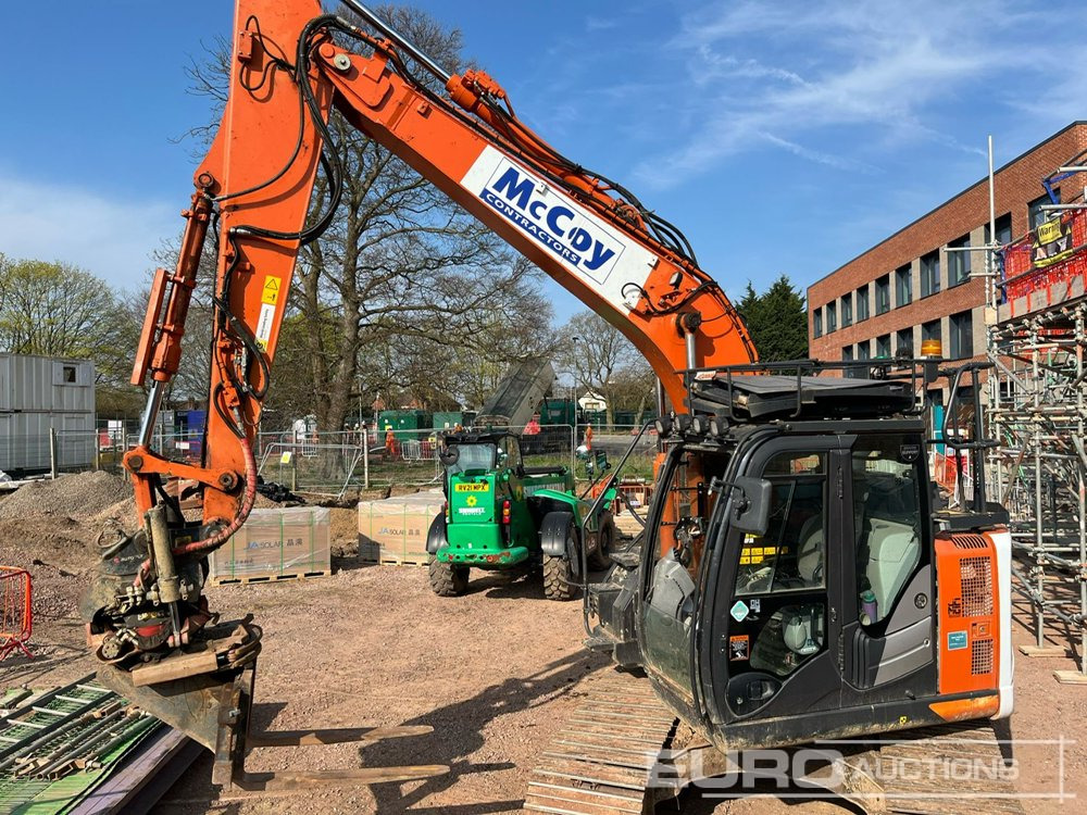 2020 Hitachi ZX135USBL-6 - Crawler excavator: picture 3 2020 Hitachi ZX135USBL-6 - Crawler excavator: picture 3