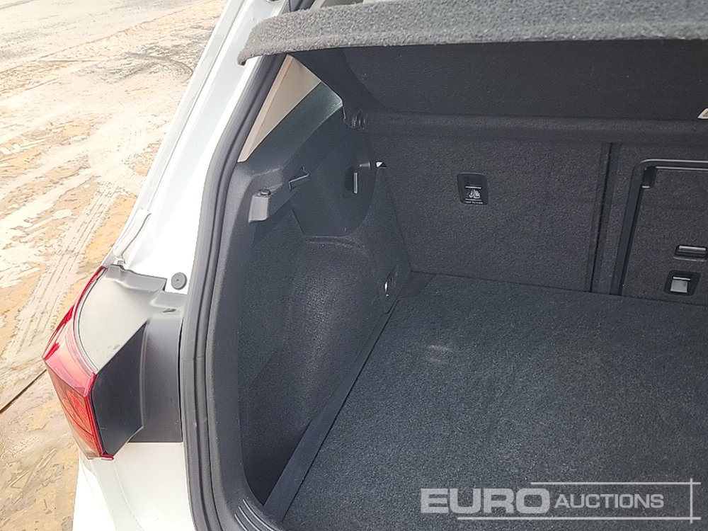 Car 2020 Volkswagen Golf: picture 10