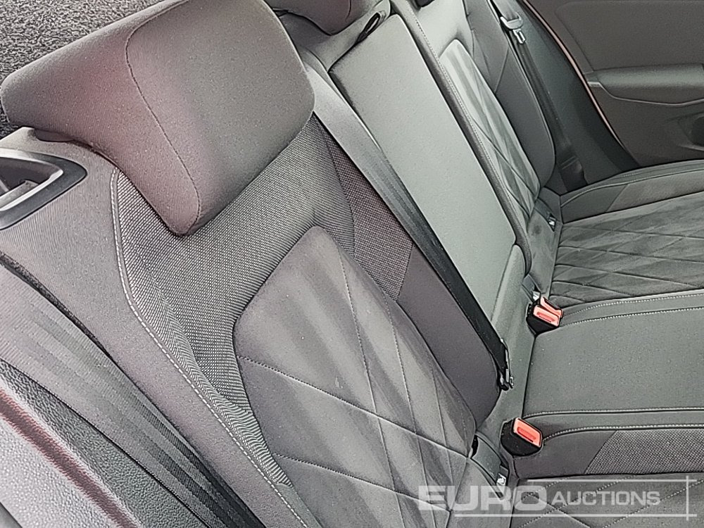 Car 2020 Volkswagen Golf: picture 17