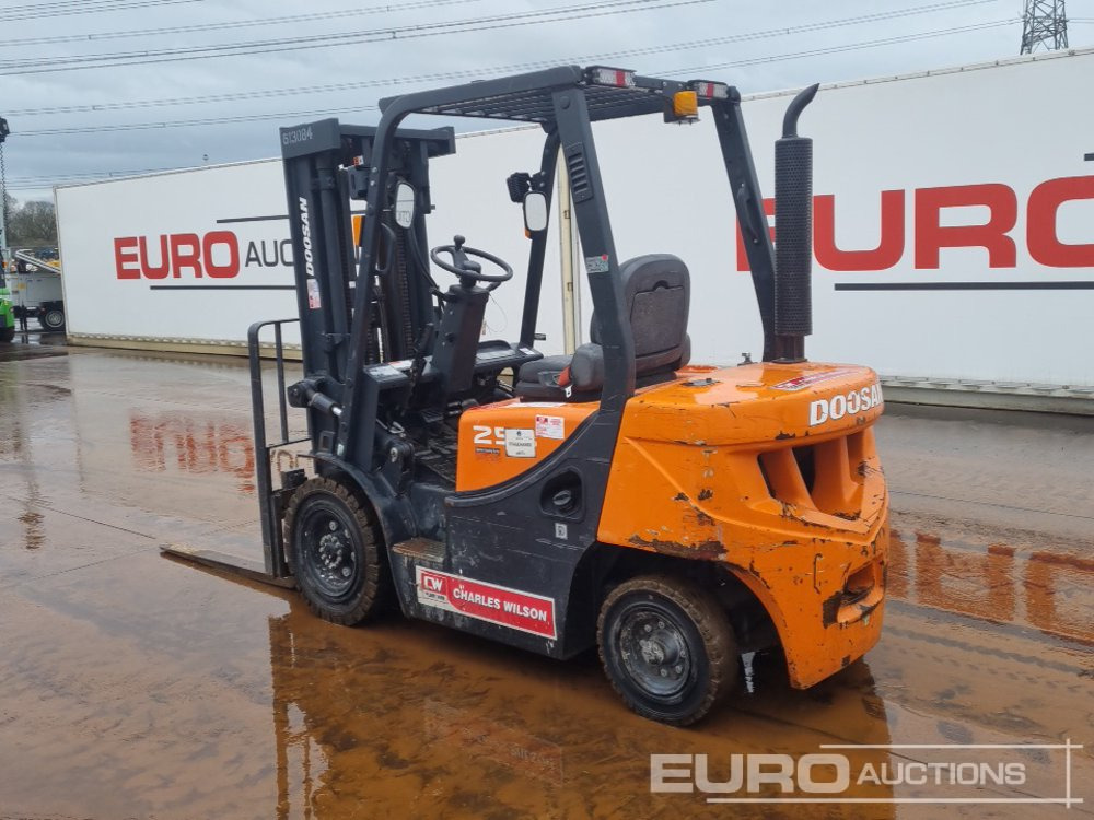 2021 Doosan D25GP - Forklift: picture 3 2021 Doosan D25GP - Forklift: picture 3