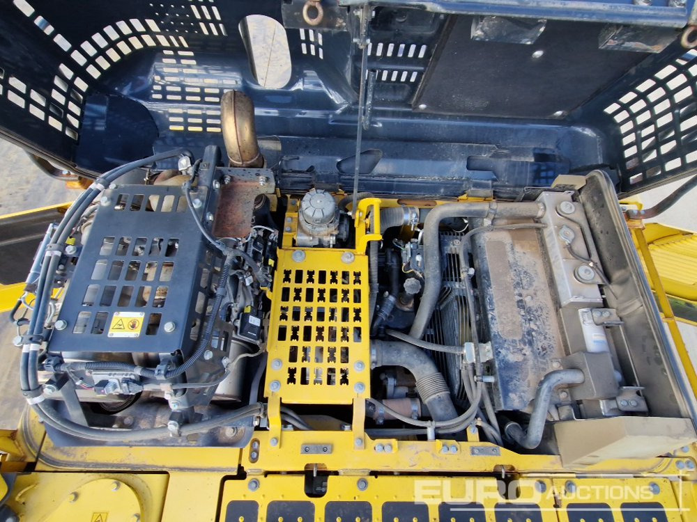 Crawler excavator 2021 Komatsu PC210LC-11E0: picture 34