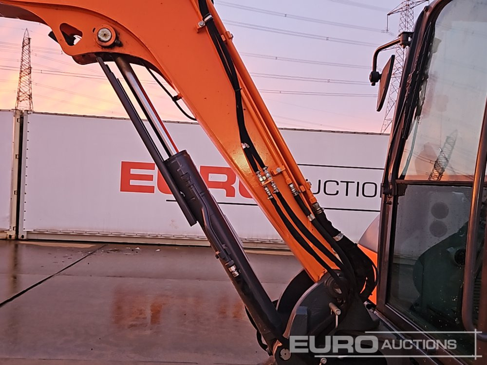 Mini excavator 2022 Develon DX55R-7: picture 30