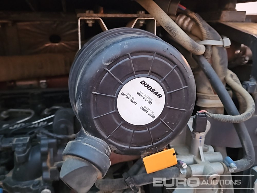 Mini excavator 2022 Develon DX55R-7: picture 41