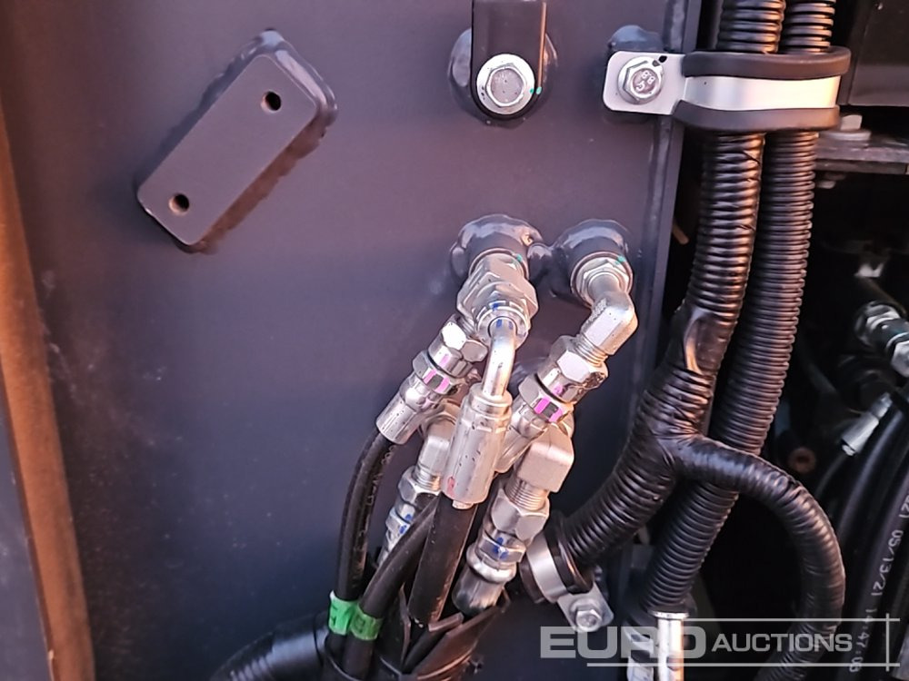 Mini excavator 2022 Develon DX55R-7: picture 49