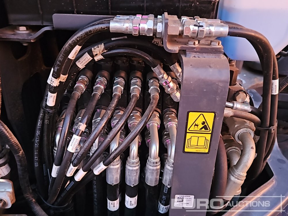 Mini excavator 2022 Develon DX55R-7: picture 50