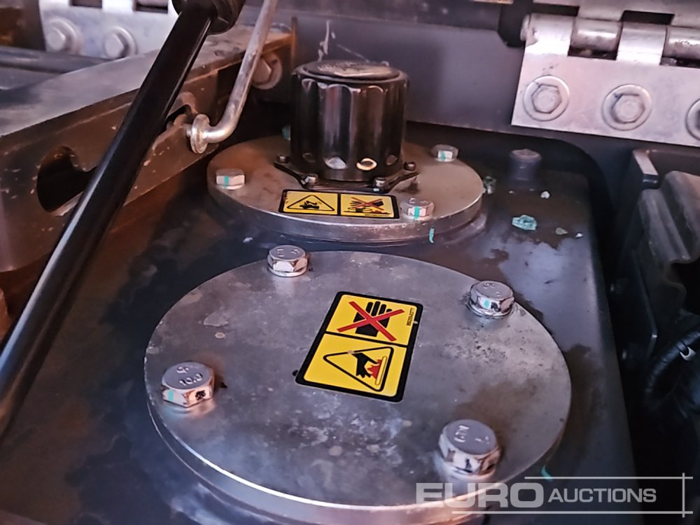 Mini excavator 2022 Develon DX55R-7: picture 47