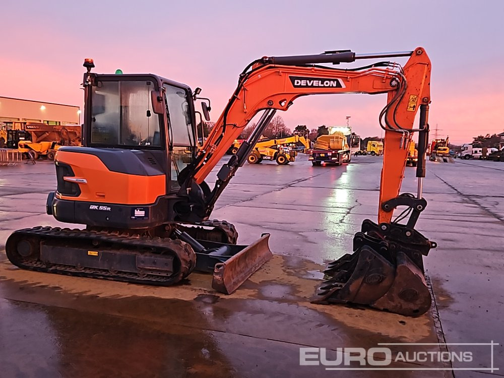 Mini excavator 2022 Develon DX55R-7: picture 7
