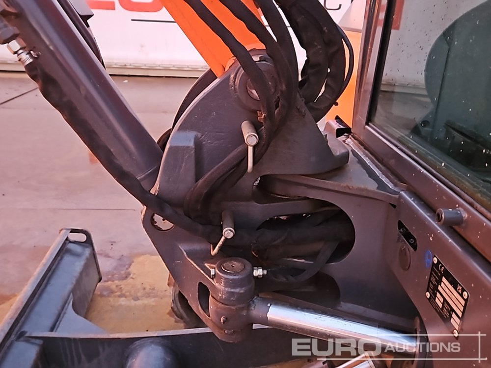 Mini excavator 2022 Develon DX55R-7: picture 34