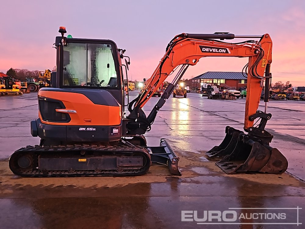 Mini excavator 2022 Develon DX55R-7: picture 6