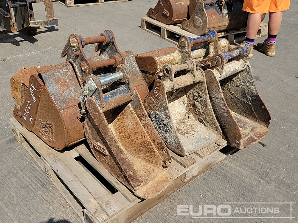 24", 24", 12", 12", 10", 8" Digging Bucket 30-35mm Pin to suit Mini Excavator - Bucket: picture 3 24", 24", 12", 12", 10", 8" Digging Bucket 30-35mm Pin to suit Mini Excavator - Bucket: picture 3
