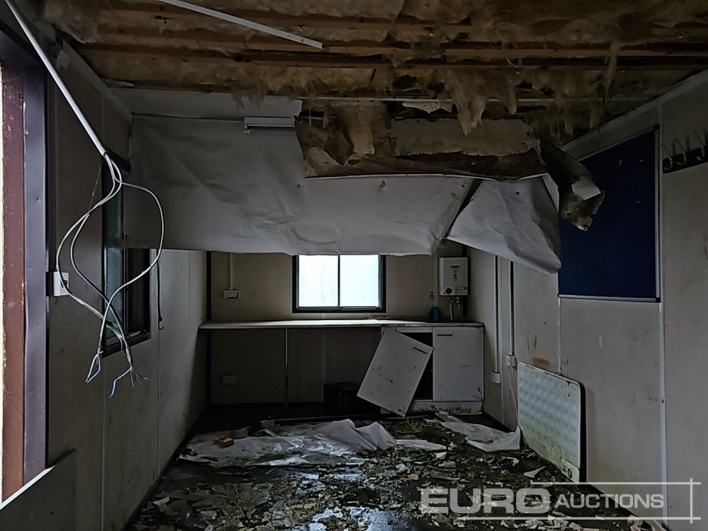 Shipping container 30' x 9' Containerised Office (Cannot Be Reconsigned): picture 12 Shipping container 30' x 9' Containerised Office (Cannot Be Reconsigned): picture 12