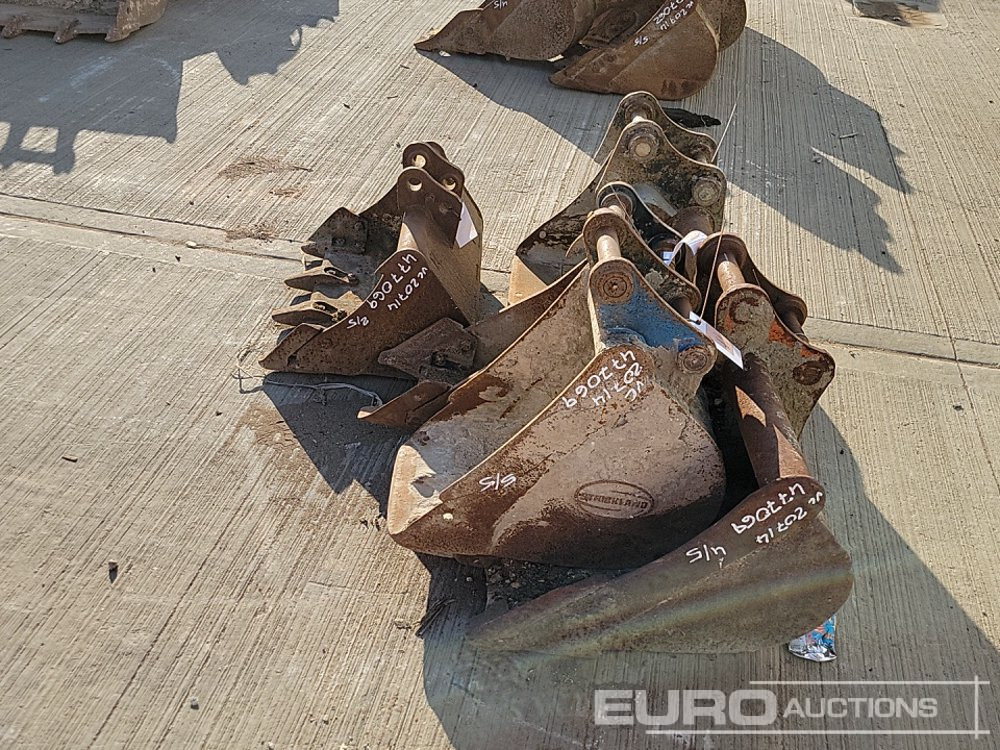 36", 24", 18", 12", 10" Digging Bucket 30-40mm Pin to suit Mini Excavator - Bucket: picture 2 36", 24", 18", 12", 10" Digging Bucket 30-40mm Pin to suit Mini Excavator - Bucket: picture 2