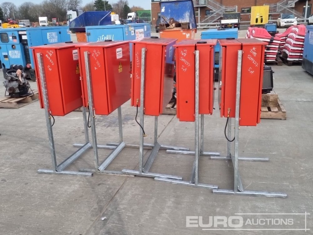 400 Volt Distributing Boxes (5 of) - Construction equipment: picture 2 400 Volt Distributing Boxes (5 of) - Construction equipment: picture 2