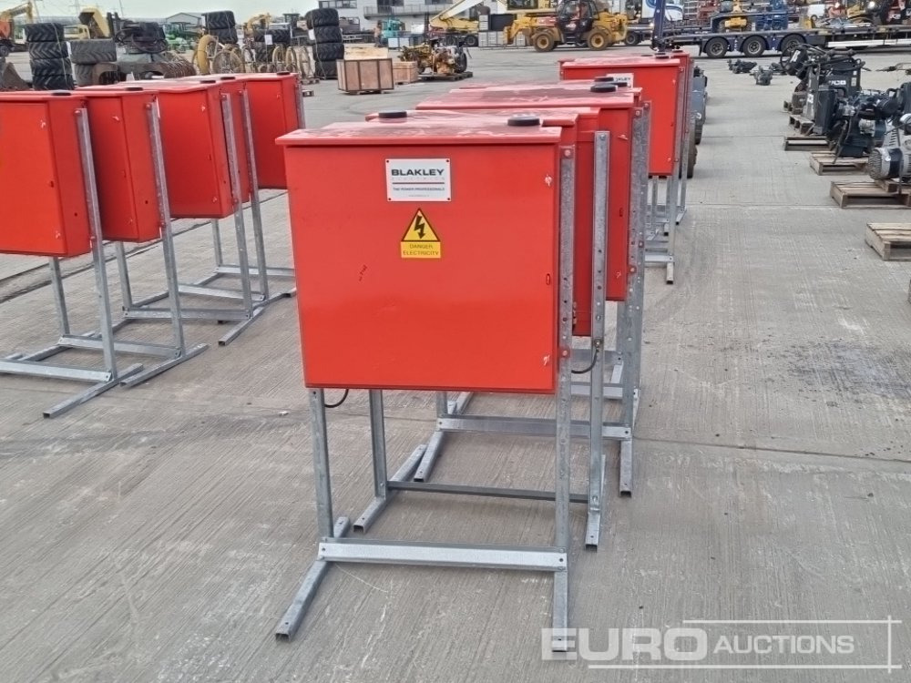 400 Volt Distributing Boxes (5 of) - Construction equipment: picture 4 400 Volt Distributing Boxes (5 of) - Construction equipment: picture 4