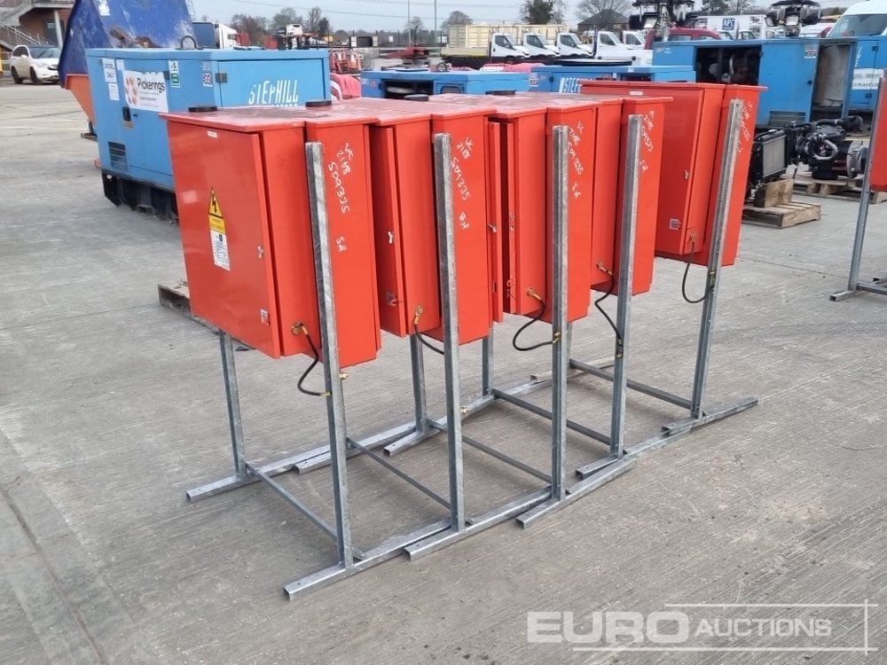 400 Volt Distributing Boxes (5 of) - Construction equipment: picture 1 400 Volt Distributing Boxes (5 of) - Construction equipment: picture 1