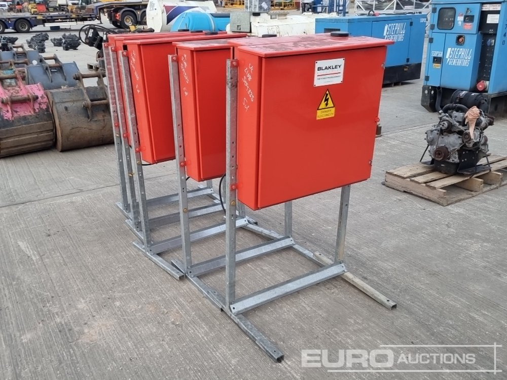 400 Volt Distributing Boxes (5 of) - Construction equipment: picture 3 400 Volt Distributing Boxes (5 of) - Construction equipment: picture 3