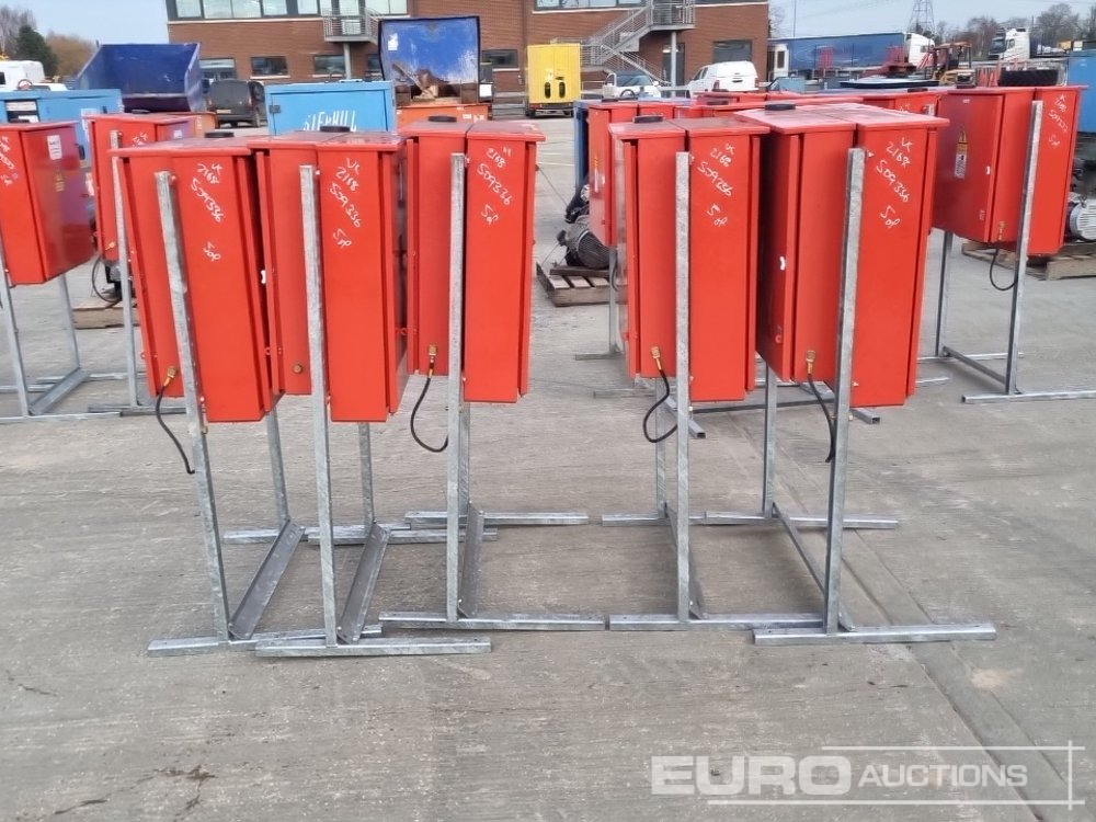 400 Volt Distributing Boxes (5 of) - Construction equipment: picture 2 400 Volt Distributing Boxes (5 of) - Construction equipment: picture 2