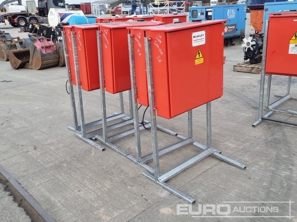 400 Volt Distributing Boxes (5 of) - Construction equipment: picture 3 400 Volt Distributing Boxes (5 of) - Construction equipment: picture 3