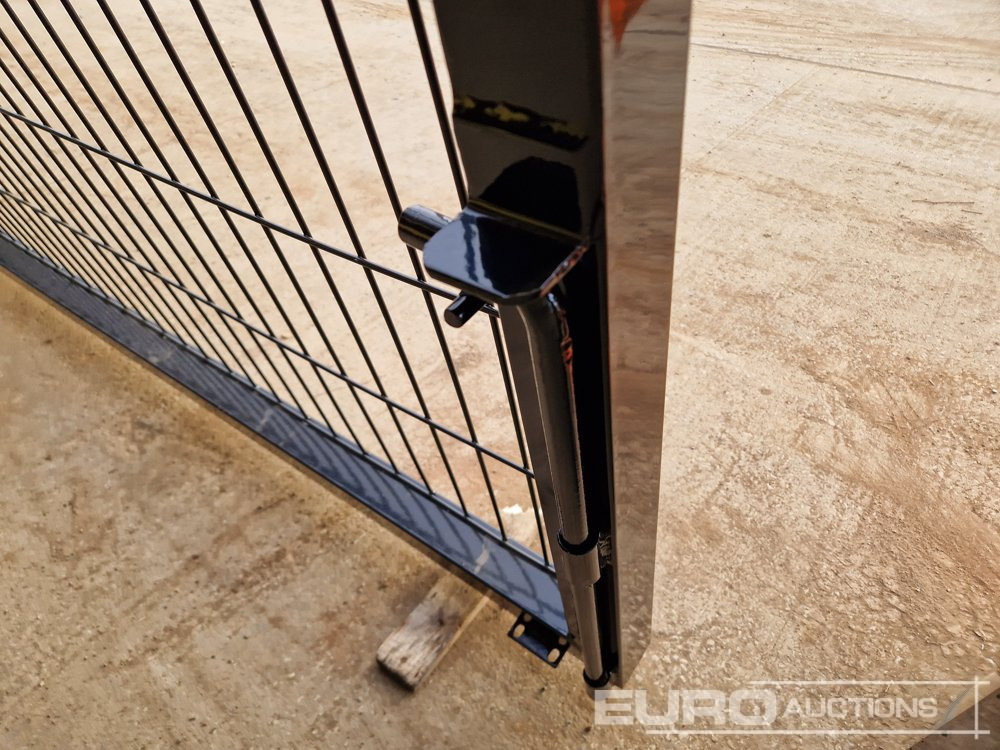 4m x 2.3m Heavy Duty Galvanized Powder Coated Gate (2 of), 100mm x 100mm Post (2 of), Assembly Kit (Black) - Construction equipment: picture 5 4m x 2.3m Heavy Duty Galvanized Powder Coated Gate (2 of), 100mm x 100mm Post (2 of), Assembly Kit (Black) - Construction equipment: picture 5