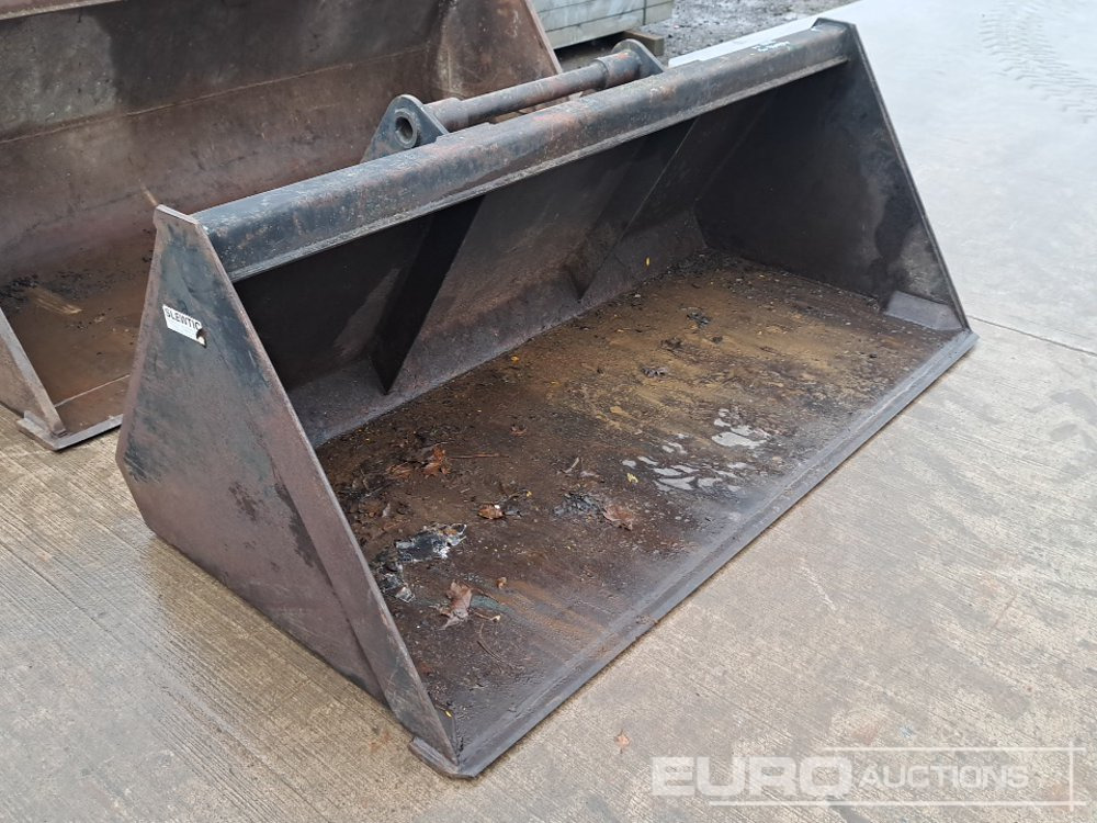 86" Slewtec Loading Bucket to suit Manitou Telehandler - Bucket: picture 4 86" Slewtec Loading Bucket to suit Manitou Telehandler - Bucket: picture 4