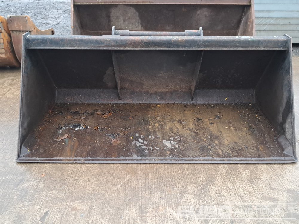 86" Slewtec Loading Bucket to suit Manitou Telehandler - Bucket: picture 5 86" Slewtec Loading Bucket to suit Manitou Telehandler - Bucket: picture 5