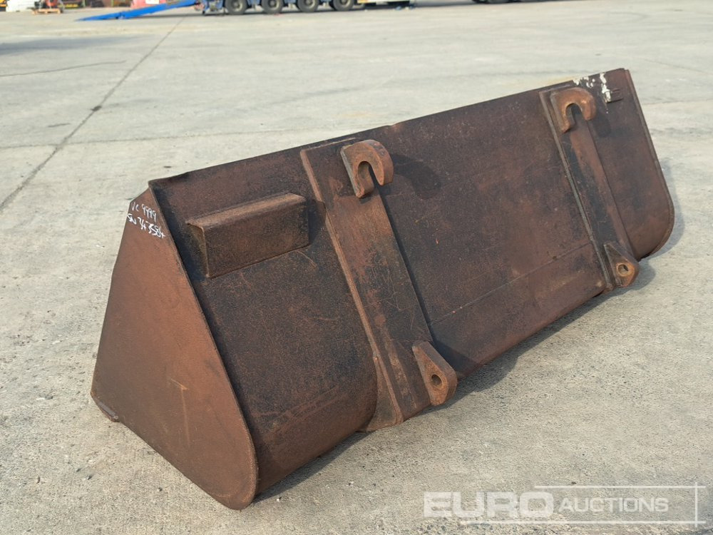 90" Front Loading Bucket to suit JCB Telehandler - Bucket: picture 3 90" Front Loading Bucket to suit JCB Telehandler - Bucket: picture 3
