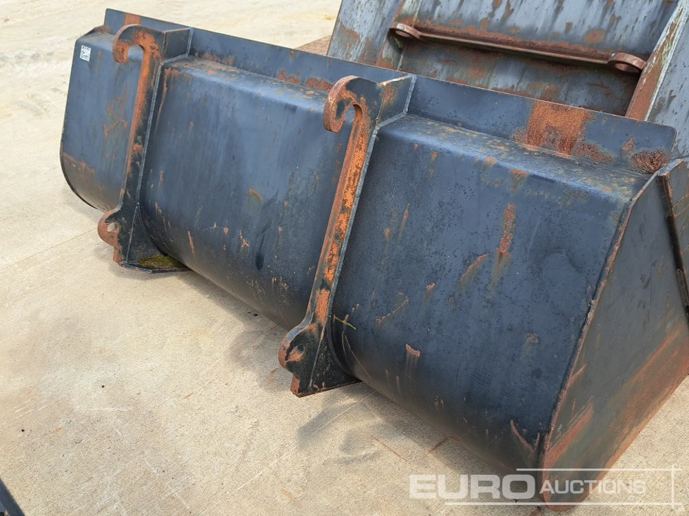 90" Front Loading Bucket to suit JCB Telehandler - Bucket: picture 4 90" Front Loading Bucket to suit JCB Telehandler - Bucket: picture 4
