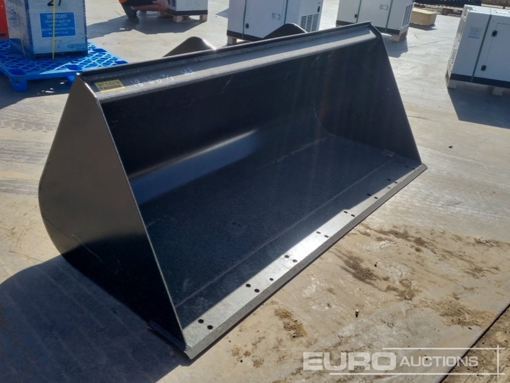 Agricultural machinery Unused Strickland 90" Loading Bucket to suit Manitou Telehandler: picture 7