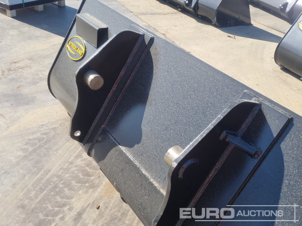 Agricultural machinery Unused Strickland 90" Loading Bucket to suit Manitou Telehandler: picture 11