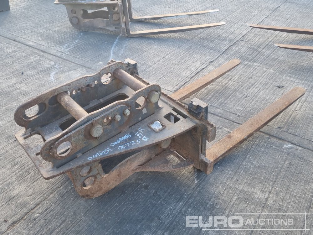 2016 Keen Attachments Pallet Forks 65mm Pin to suit 13 Ton Excavator - Attachment for Excavator: picture 5 2016 Keen Attachments Pallet Forks 65mm Pin to suit 13 Ton Excavator - Attachment for Excavator: picture 5