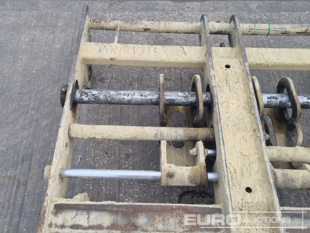 2019 JCB Hydraulic Fork Carriage With Fork Positioner - Attachment for Excavator: picture 5 2019 JCB Hydraulic Fork Carriage With Fork Positioner - Attachment for Excavator: picture 5