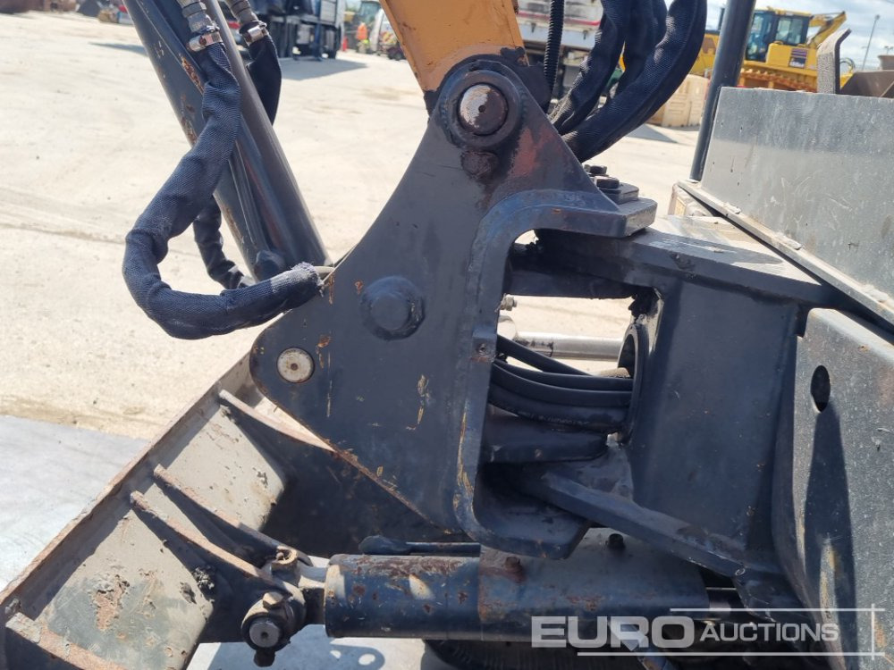 Mini excavator Case CX18C: picture 30