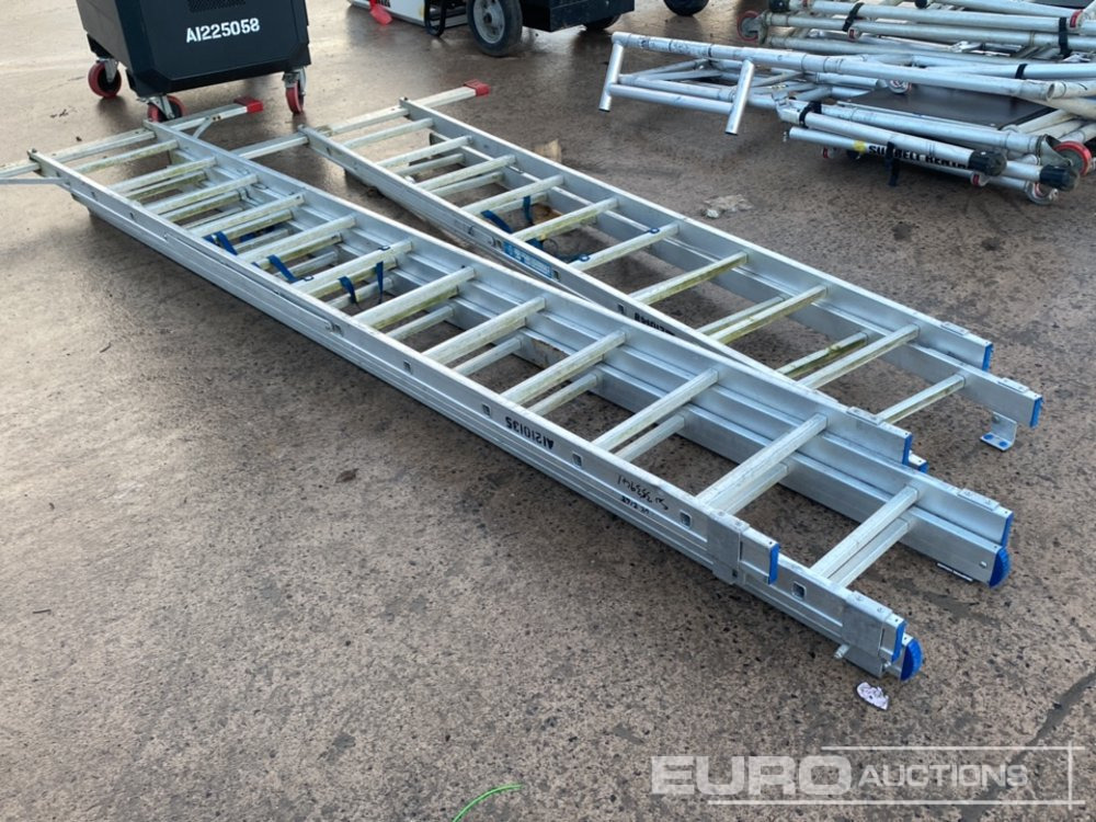 Double & Triple Extension Ladder (2 of) - Construction equipment: picture 4 Double & Triple Extension Ladder (2 of) - Construction equipment: picture 4