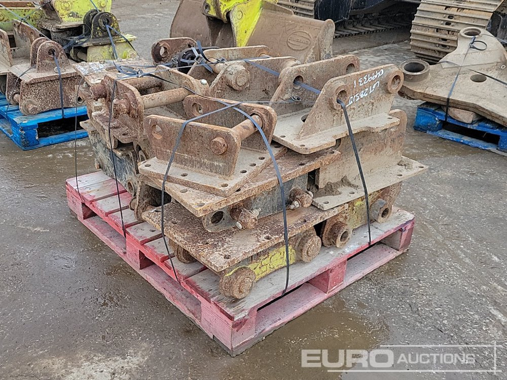 Headstock (17 of) 40-50mm Pin to suit Mini-8 Ton Excavator - Hydraulic hammer: picture 1 Headstock (17 of) 40-50mm Pin to suit Mini-8 Ton Excavator - Hydraulic hammer: picture 1
