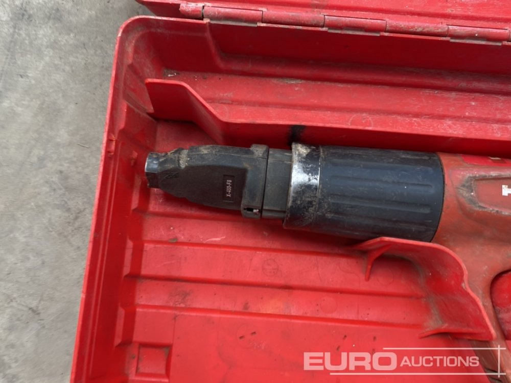 Hilti DX460 Nail Gun (Body & Case Only) - Construction equipment: picture 4 Hilti DX460 Nail Gun (Body & Case Only) - Construction equipment: picture 4