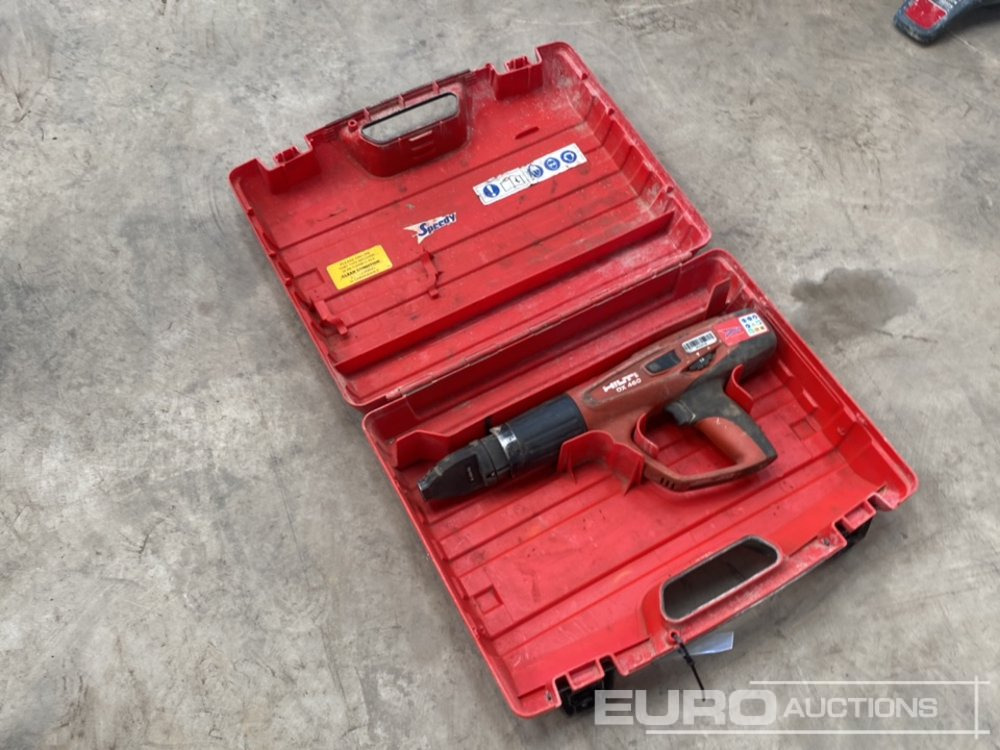 Hilti DX460 Nail Gun (Body & Case Only) - Construction equipment: picture 3 Hilti DX460 Nail Gun (Body & Case Only) - Construction equipment: picture 3