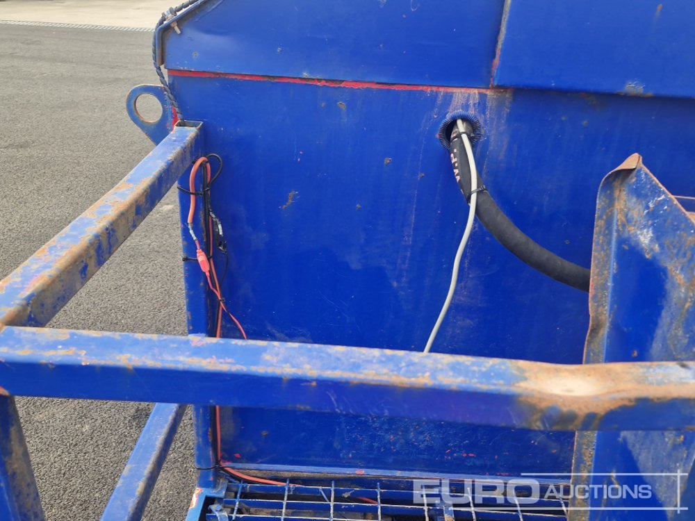 Storage tank Hodge Single Axle Fuel Bowser, 12 Voly Pump: picture 21