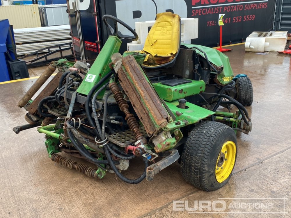 John Deere 3235A - Garden mower: picture 1 John Deere 3235A - Garden mower: picture 1