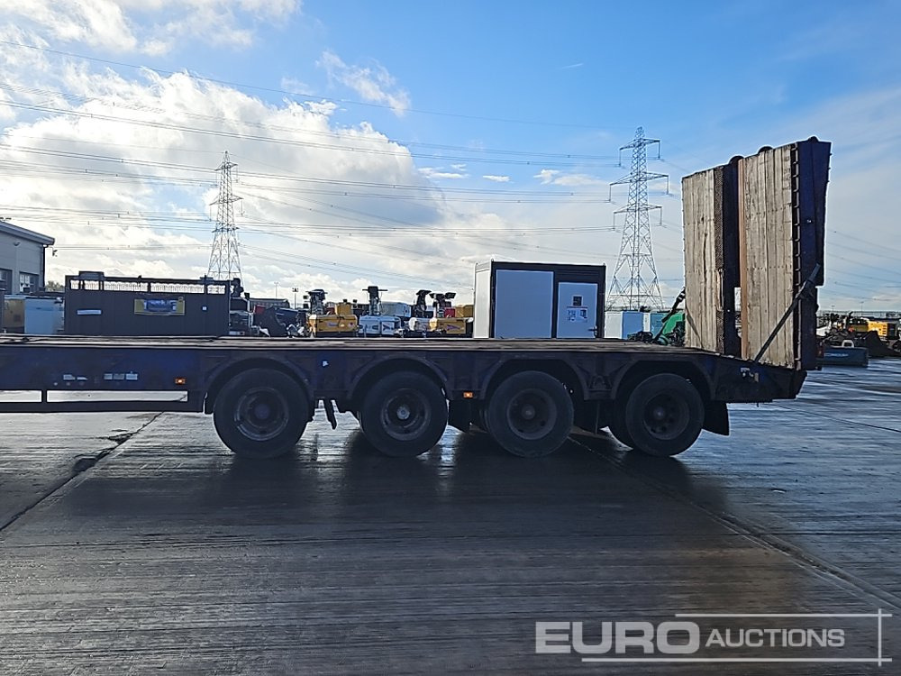 King 4 Axle Step Frame Low Loader Trailer, Neck Ramps, Out Riggers, Rear Steering, Hydraulic Fliptoe Ramps - Low loader semi-trailer: picture 3 King 4 Axle Step Frame Low Loader Trailer, Neck Ramps, Out Riggers, Rear Steering, Hydraulic Fliptoe Ramps - Low loader semi-trailer: picture 3