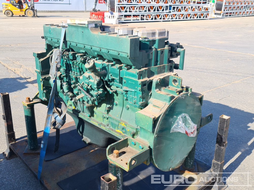 Komatsu 6 Cylinder Engine - Engine: picture 3 Komatsu 6 Cylinder Engine - Engine: picture 3