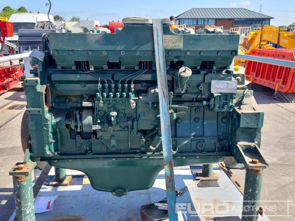 Komatsu 6 Cylinder Engine - Engine: picture 2 Komatsu 6 Cylinder Engine - Engine: picture 2
