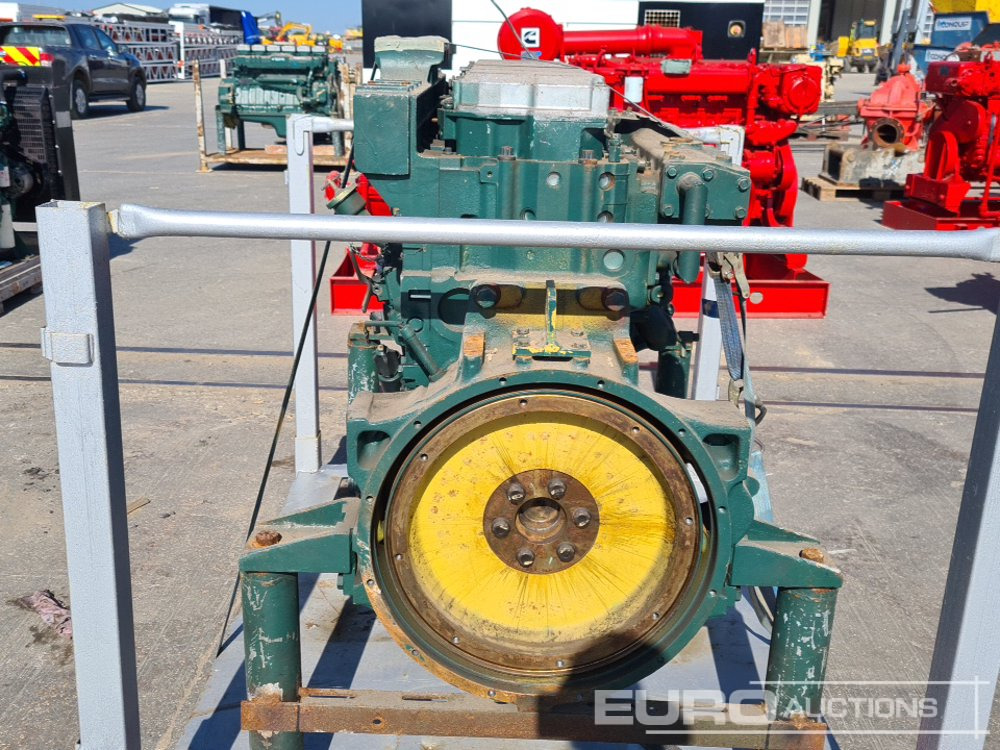 Komatsu 6 Cylinder Engine - Engine: picture 4 Komatsu 6 Cylinder Engine - Engine: picture 4
